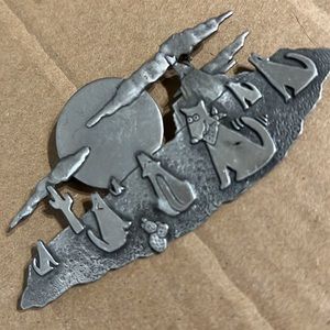 Vtg Signed JJ Jonette Pewter Coyote Dog Howling At The Moon Brooch Pin southwest